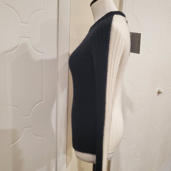 Neiman Marcus Cashmere xs $350 - Picture 4 of 4